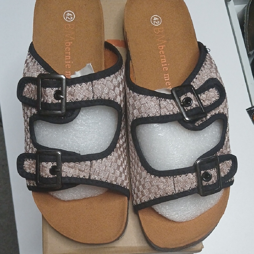 bernie mev. Nude Textured Double Buckle Sandals with Black Trim